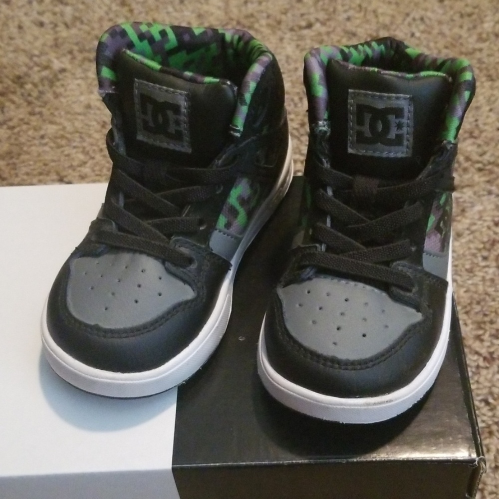 DC high tops size toddler 7